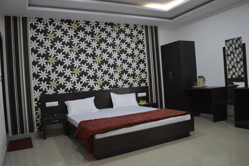 Hotel Pearl Palace Udaipur Buitenkant foto